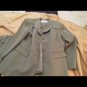 Jones ny business suit